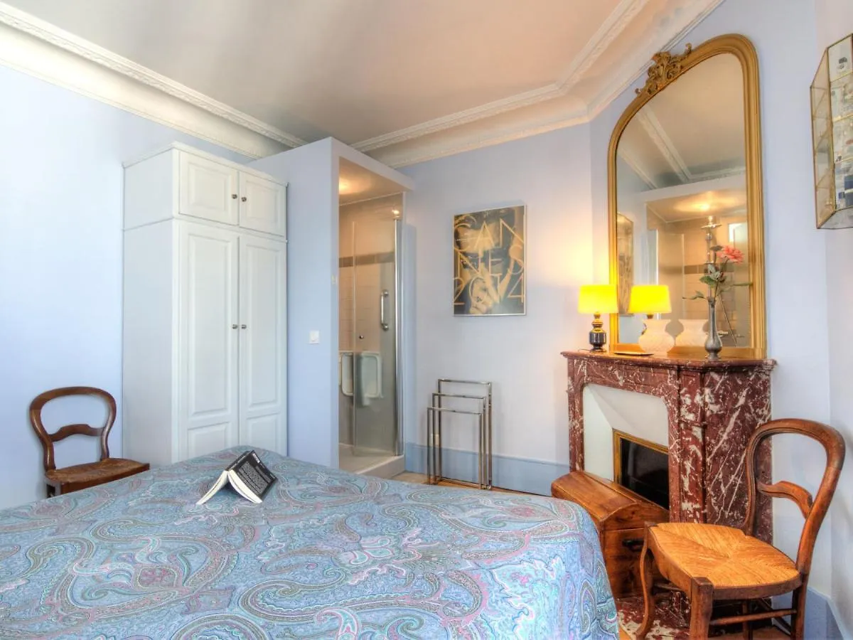 Apartment Leclerc A Paris France