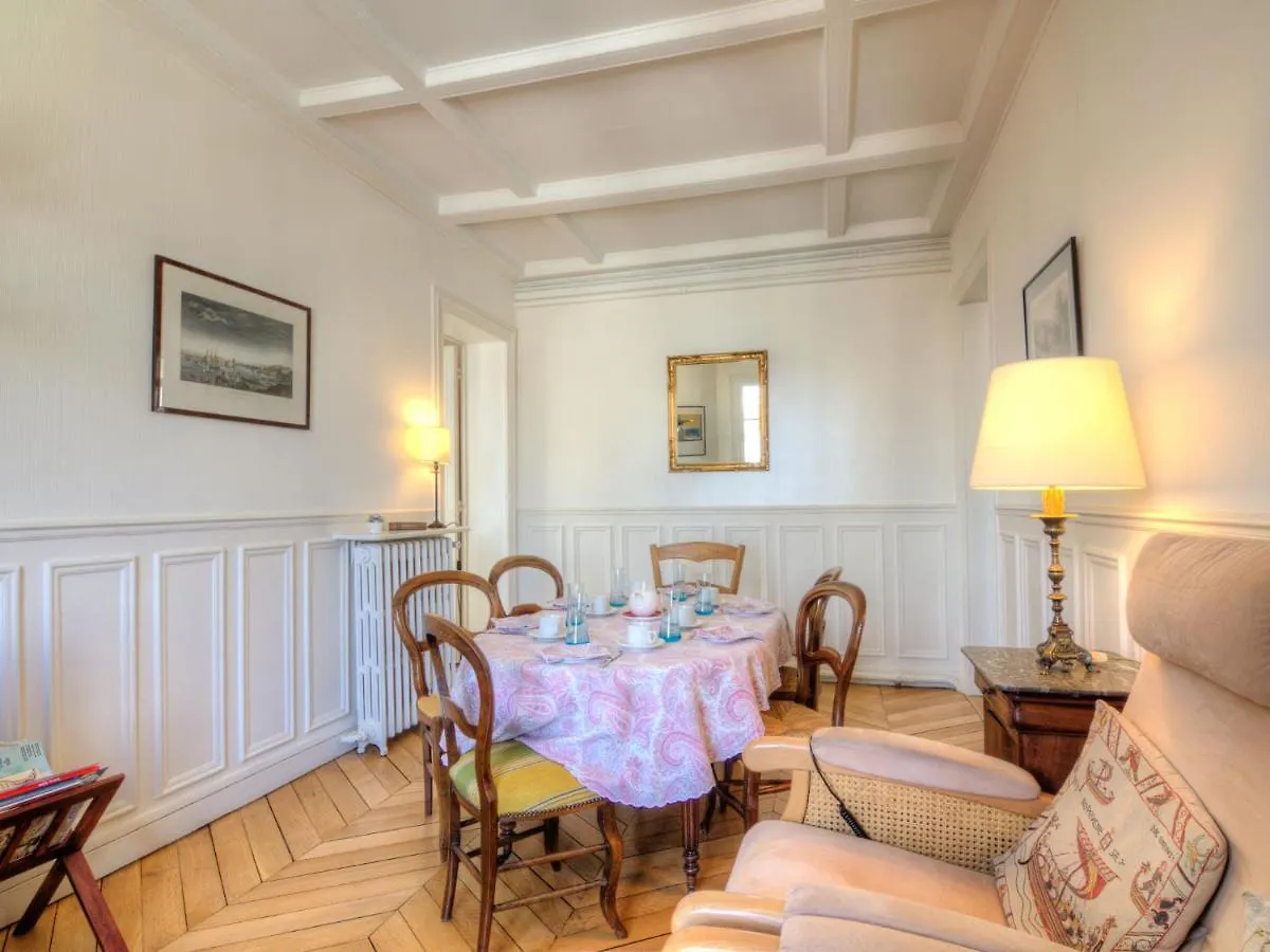 Apartment Leclerc A Paris France